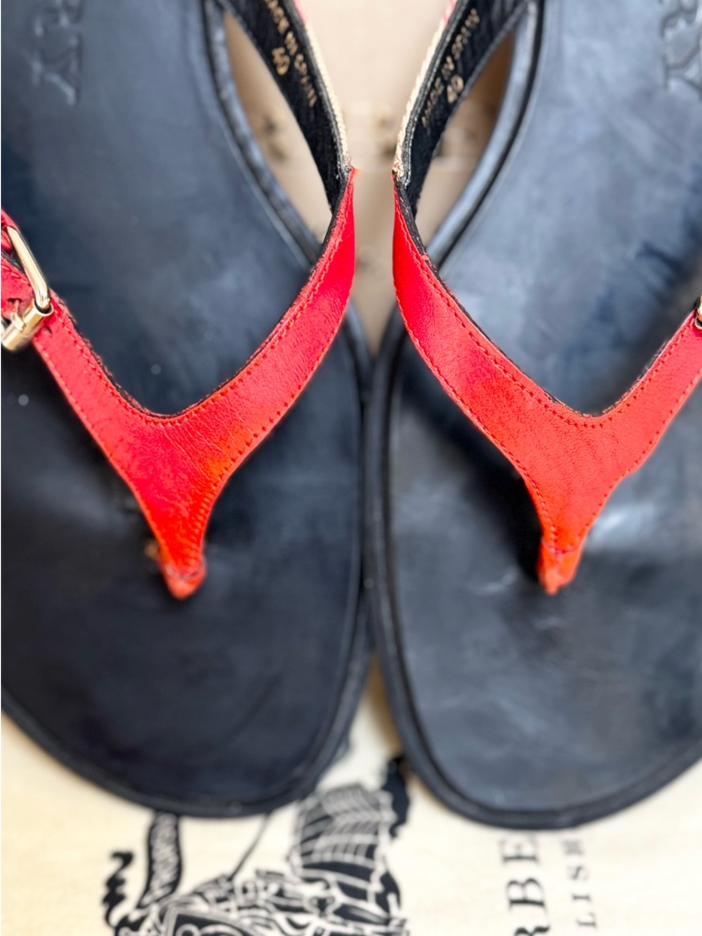 Burberry Women’s Orange Leather Thong Sandals with Signature Check Strap Size 9 - Picture 4 of 10